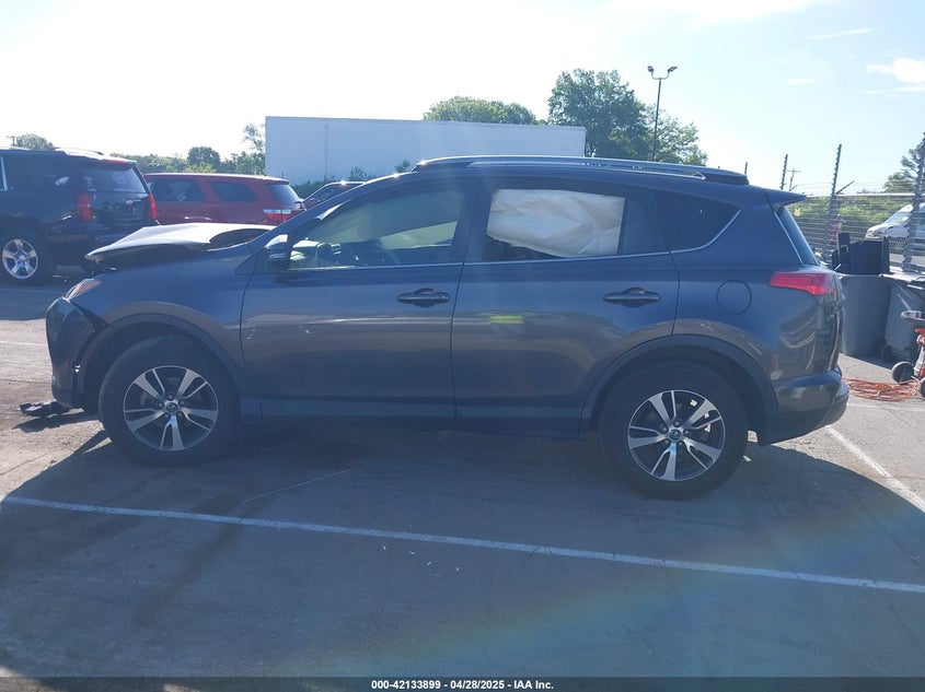 2018 TOYOTA RAV4 XLE - JTMWFREV7JJ166836