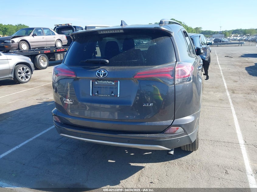 2018 TOYOTA RAV4 XLE - JTMWFREV7JJ166836