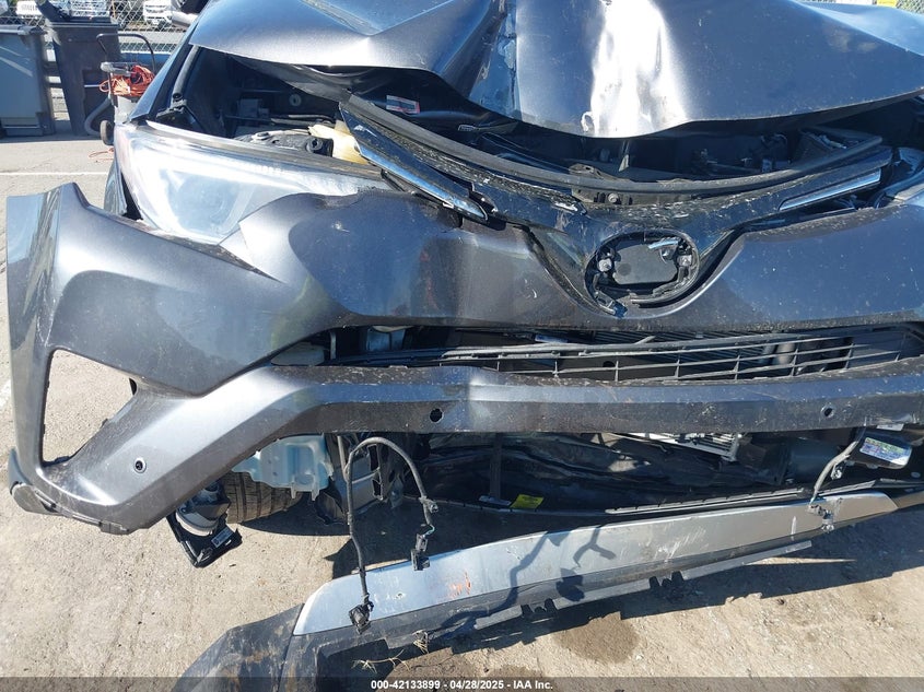 2018 TOYOTA RAV4 XLE - JTMWFREV7JJ166836