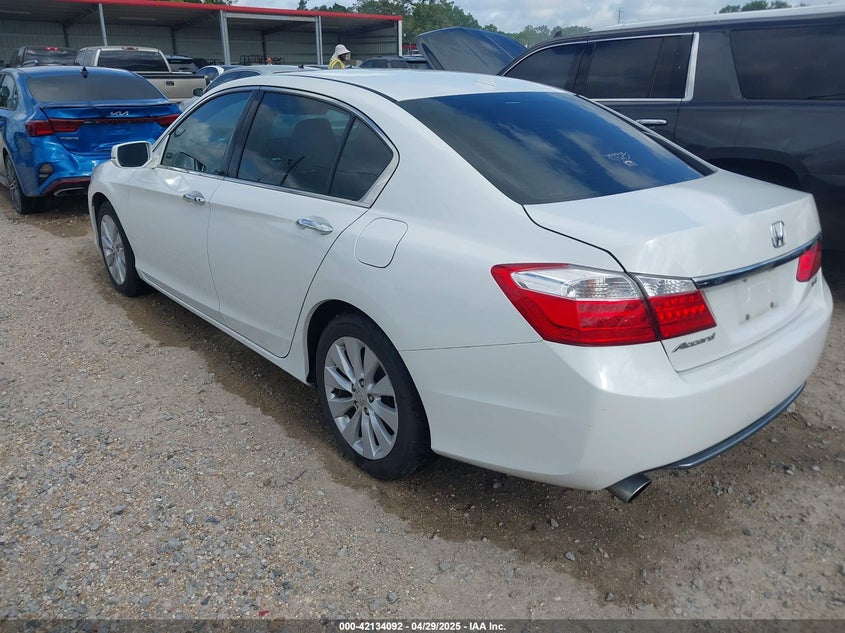 2015 HONDA ACCORD VIN: 1HGCR3F88FA037951