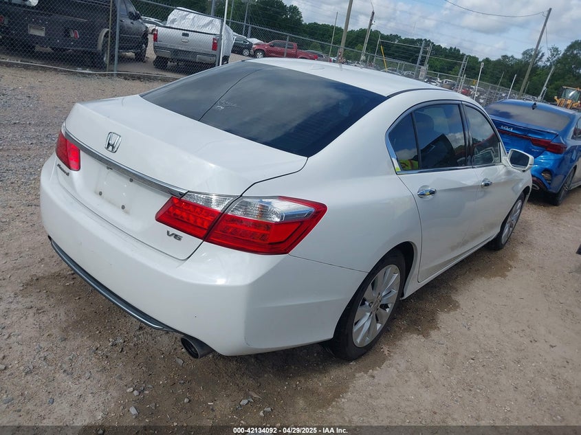 2015 HONDA ACCORD VIN: 1HGCR3F88FA037951