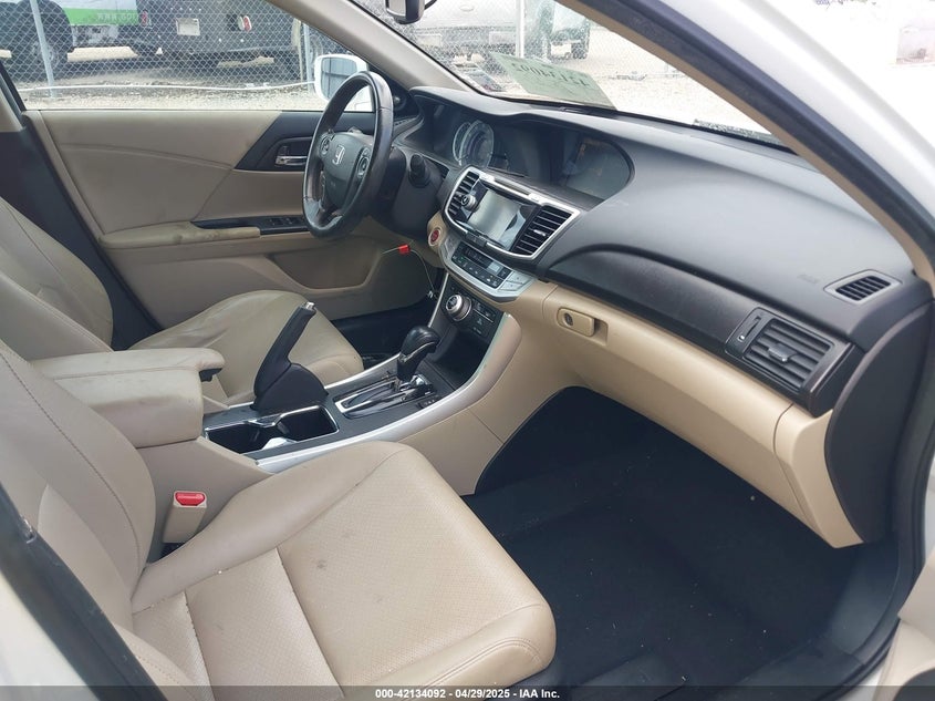 2015 HONDA ACCORD VIN: 1HGCR3F88FA037951