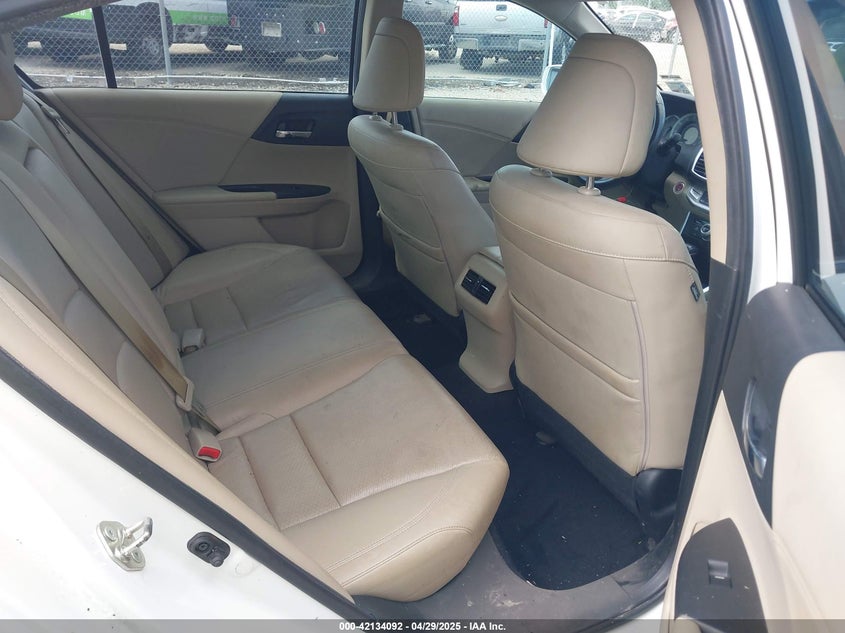 2015 HONDA ACCORD VIN: 1HGCR3F88FA037951