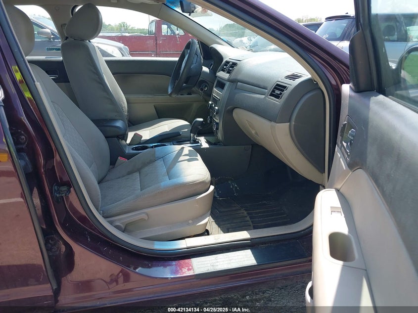 2011 FORD FUSION VIN: 3FAHP0HA4BR152710