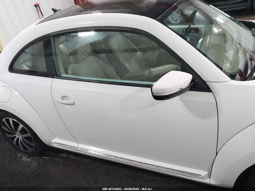 2013 VOLKSWAGEN BEETLE 2.5L - 3VWJP7ATXDM665828