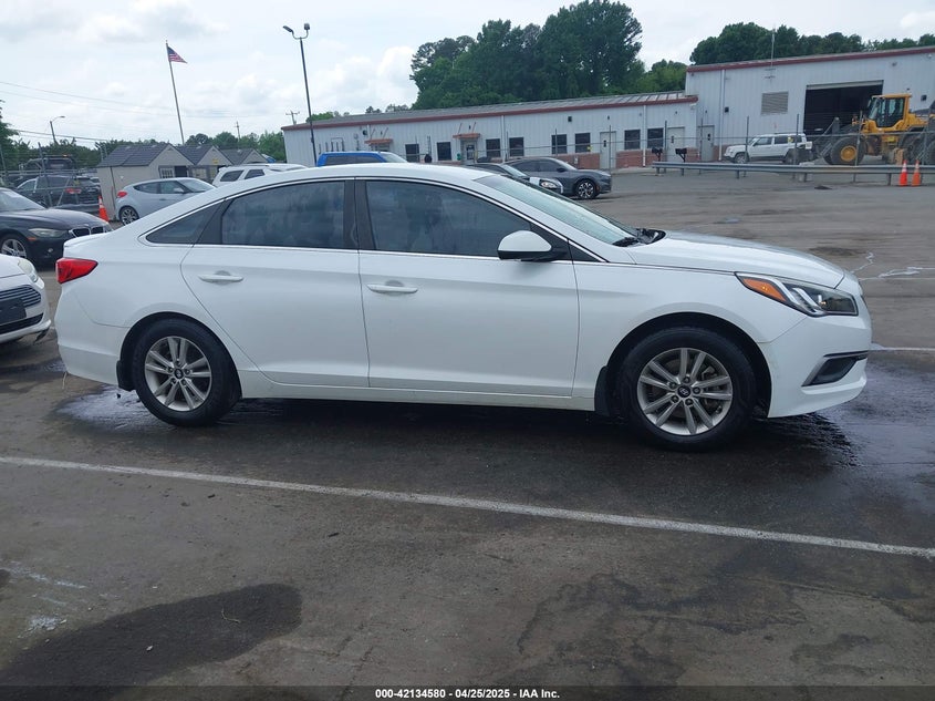2017 HYUNDAI SONATA SE - 5NPE24AF7HH556136