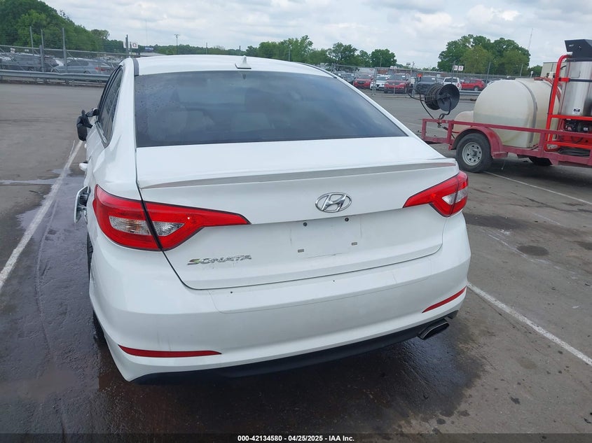 2017 HYUNDAI SONATA SE - 5NPE24AF7HH556136