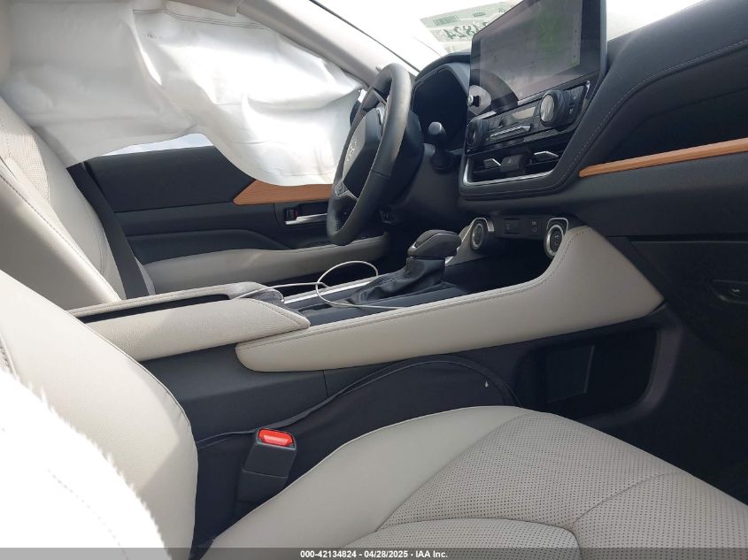 2025 Toyota Highlander - 5TDAAAA51SS020159