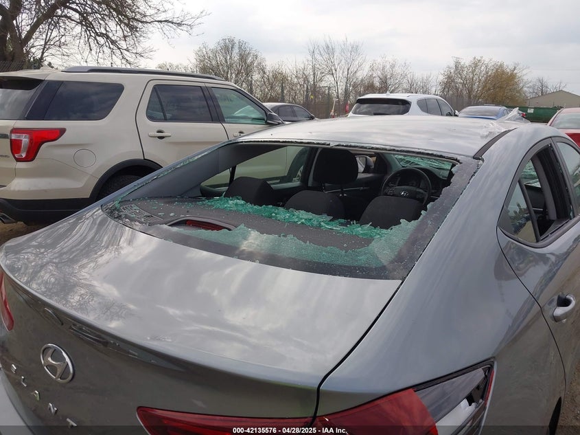 2019 HYUNDAI ELANTRA VIN: KMHD74LF9KU777191