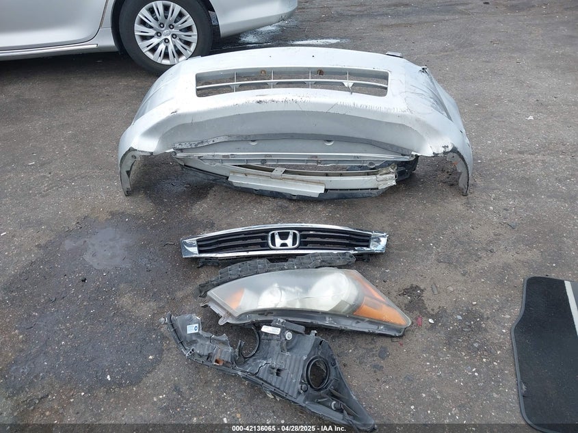 2009 HONDA ACCORD VIN: 1HGCP26389A136763
