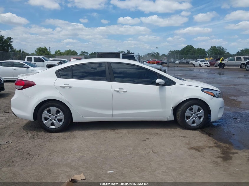 2017 KIA FORTE VIN: 3KPFL4A72HE116324