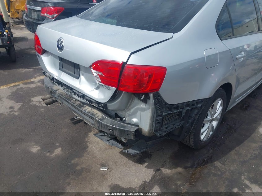 2011 VOLKSWAGEN JETTA VIN: 3VWDZ7AJ7BM340220