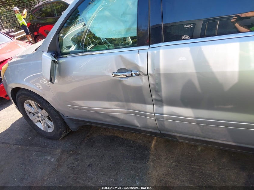 2011 CHEVROLET TRAVERSE VIN: 1GNKVJED4BJ303590
