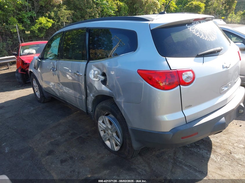 2011 CHEVROLET TRAVERSE VIN: 1GNKVJED4BJ303590