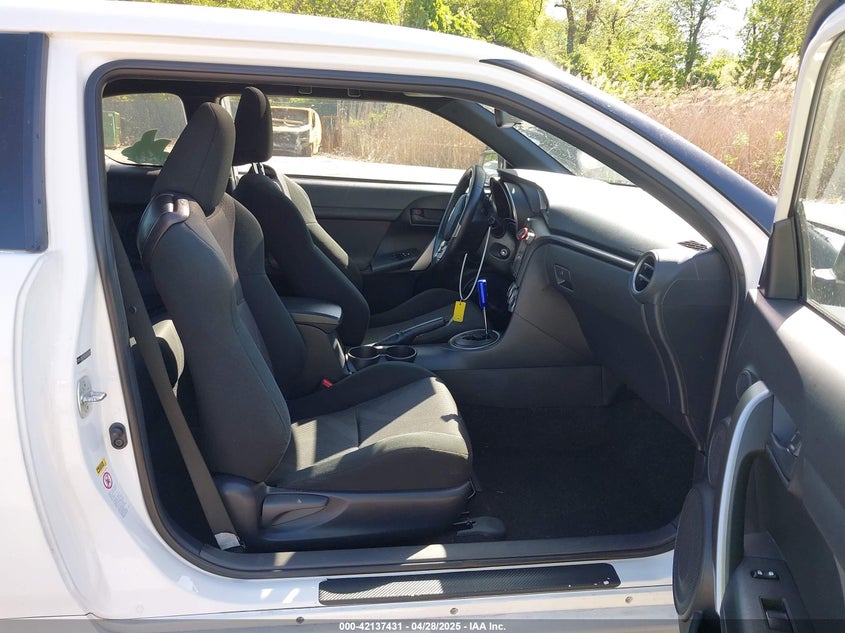 2011 SCION TC VIN: JTKJF5C73B3013201