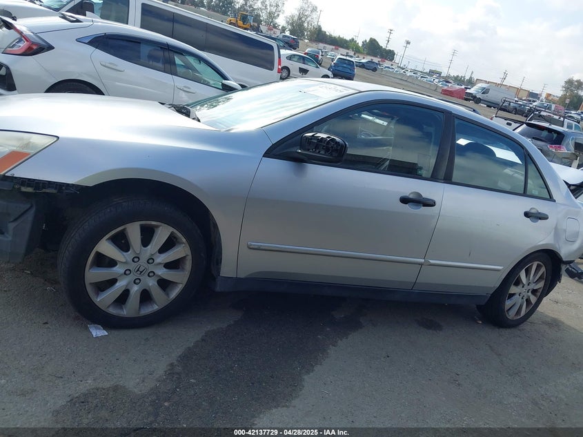 2006 HONDA ACCORD VIN: JHMCM56186C009355