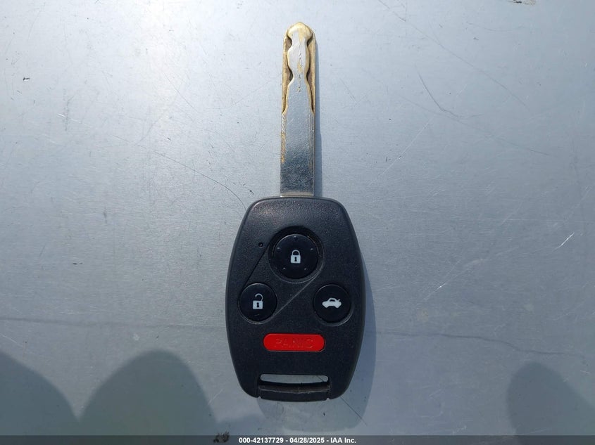 2006 HONDA ACCORD VIN: JHMCM56186C009355