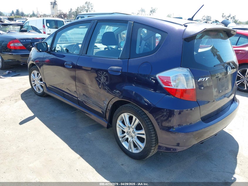 2010 HONDA FIT VIN: JHMGE8H47AC021044