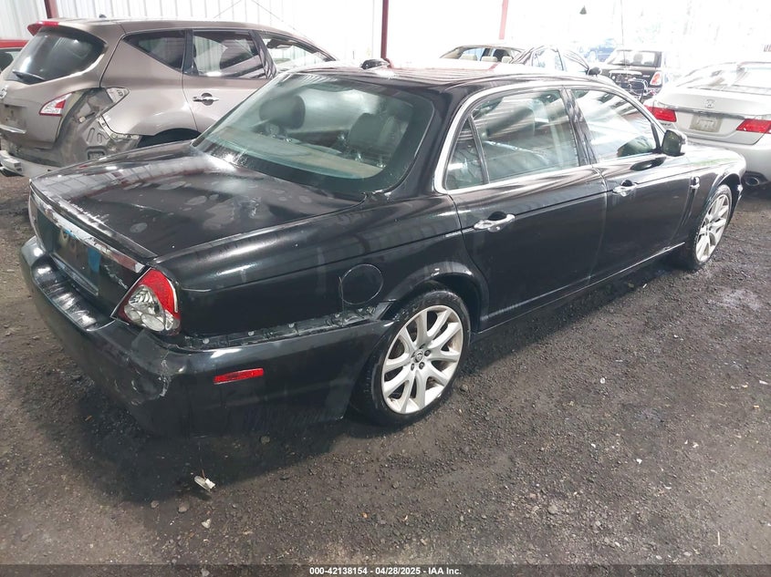 2009 JAGUAR XJ VIN: SAJWA79B29SH31572