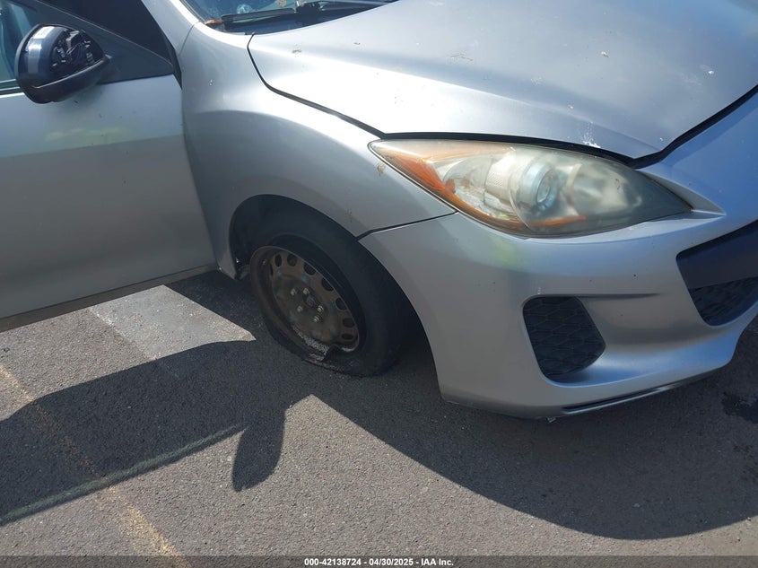 2013 MAZDA MAZDA3 I SPORT - JM1BL1U74D1735108