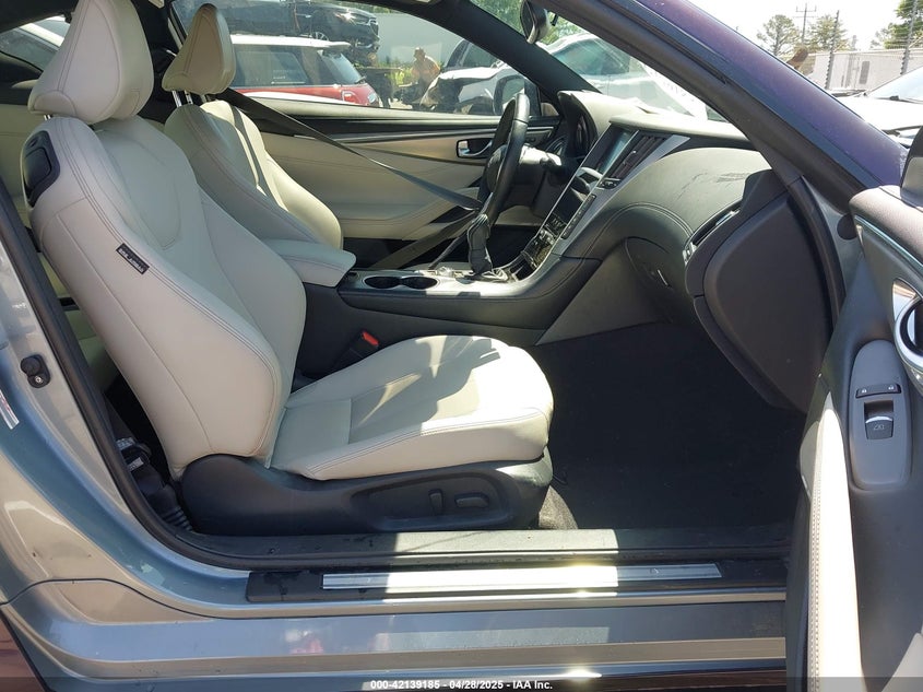 VIN JN1EV7EK7JM340821 2018 INFINITI Q60 3.0T LUXE