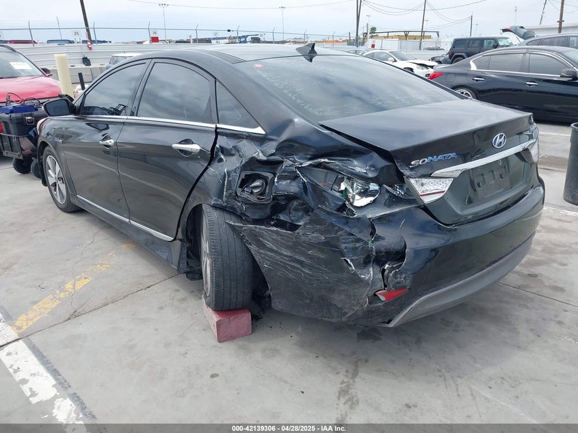 2012 HYUNDAI SONATA HYBRID VIN: KMHEC4A4XCA027139