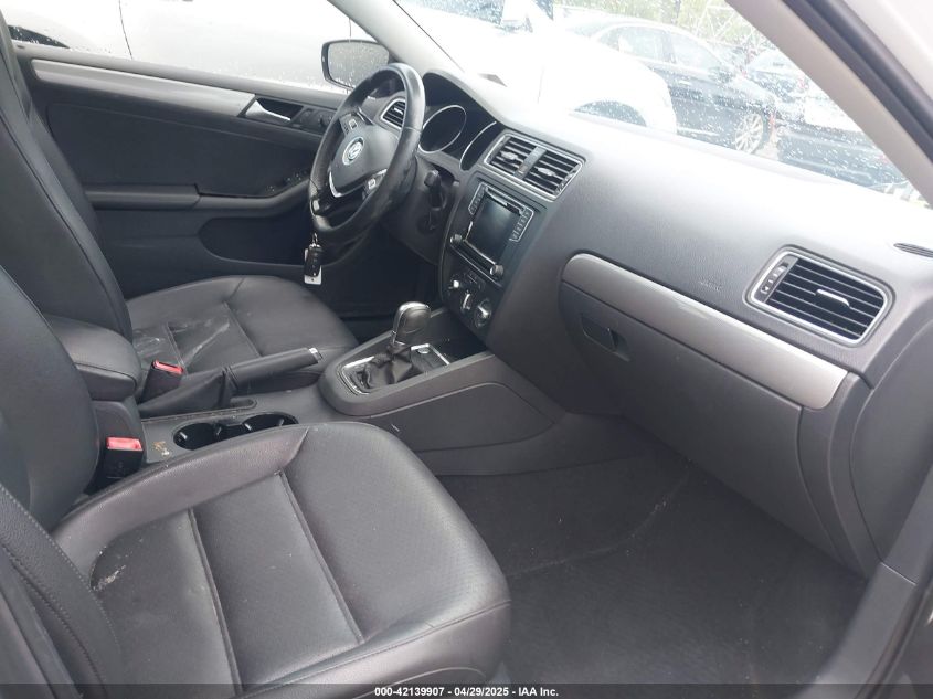 2017 VOLKSWAGEN JETTA 1.4T SE - 3VWDB7AJ5HM362780