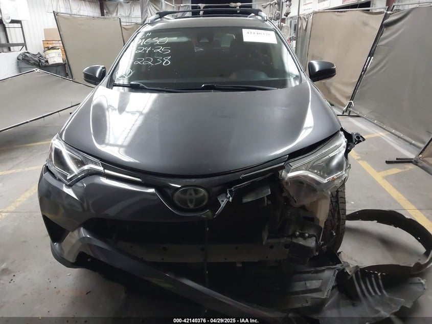 2018 TOYOTA RAV4 LE - JTMZFREV1JJ742238