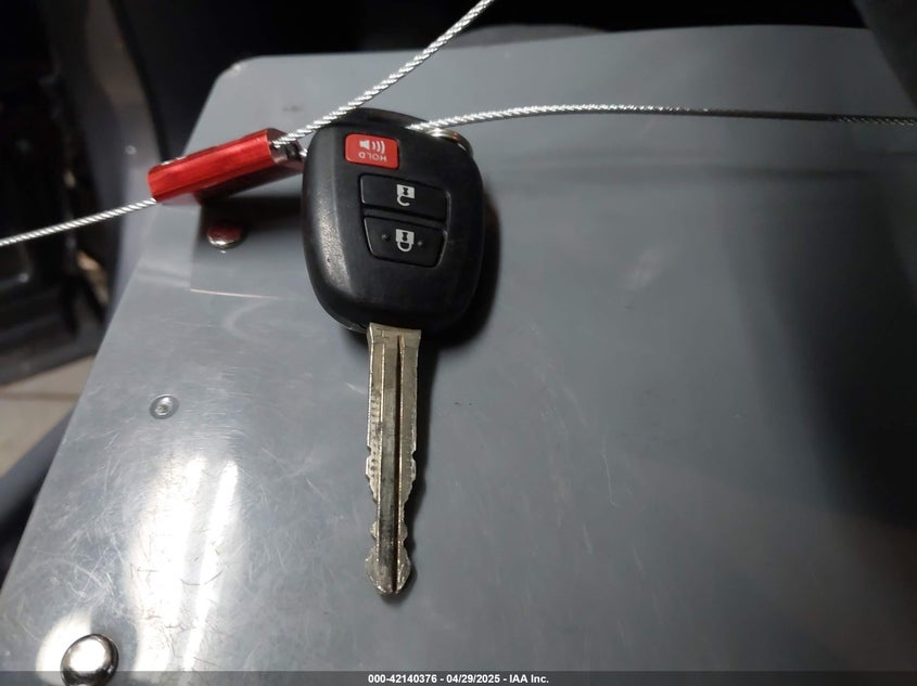 2018 TOYOTA RAV4 LE - JTMZFREV1JJ742238