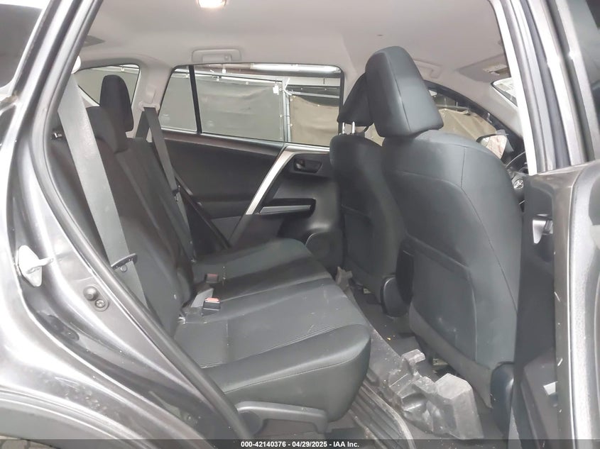 2018 TOYOTA RAV4 LE - JTMZFREV1JJ742238