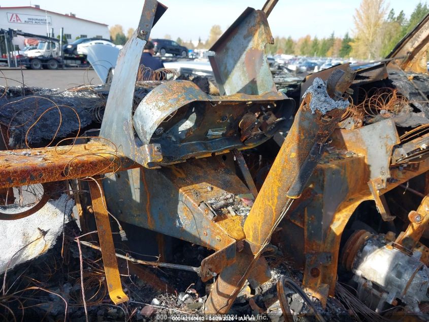 1984 Chevrolet P30 VIN: 1GBKP37W6E3347990 Lot: 42140662