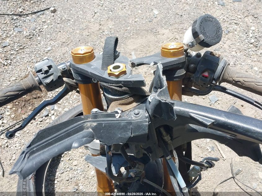 2022 Suzuki Gsx-R1000 R VIN: JS1DM11H9N7100106 Lot: 42140898