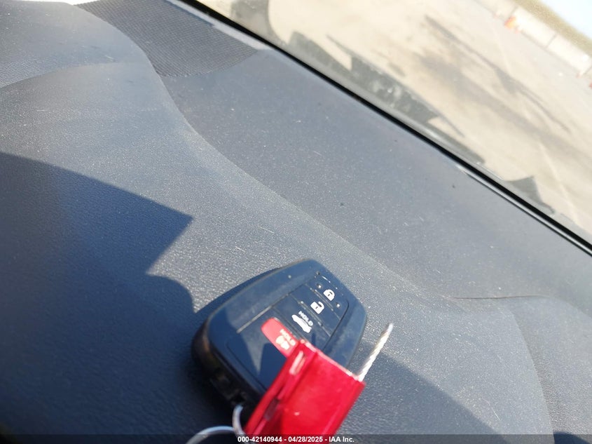 2021 TOYOTA COROLLA HYBRID LE - JTDEAMDE9MJ011644