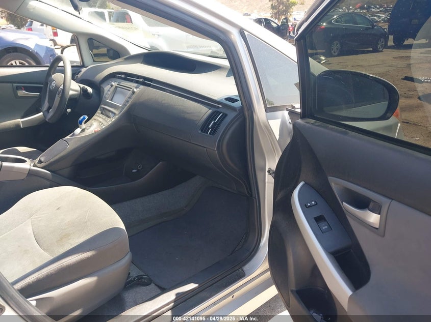 2015 TOYOTA PRIUS VIN: JTDKN3DU6F1978465