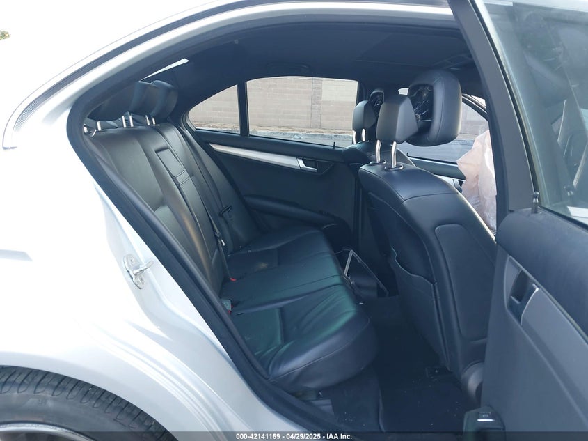 2012 MERCEDES-BENZ C CLASS VIN: WDDGF4HB1CA622654