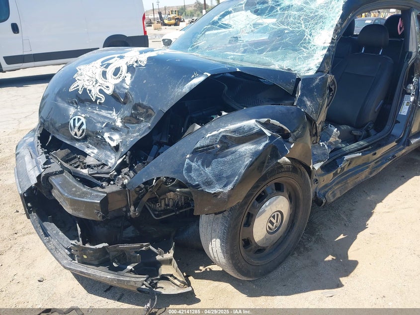 2013 VOLKSWAGEN BEETLE - 3VWJP7AT2DM670635