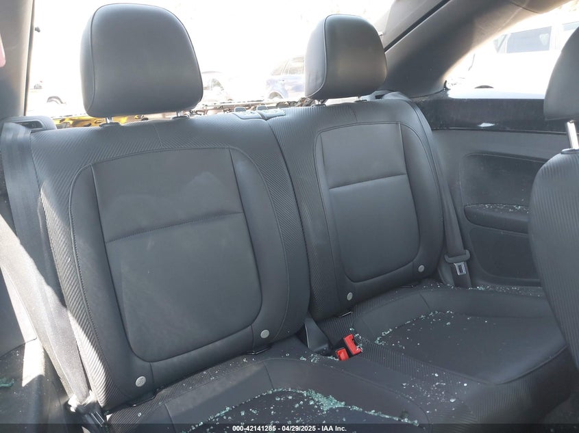 2013 VOLKSWAGEN BEETLE - 3VWJP7AT2DM670635