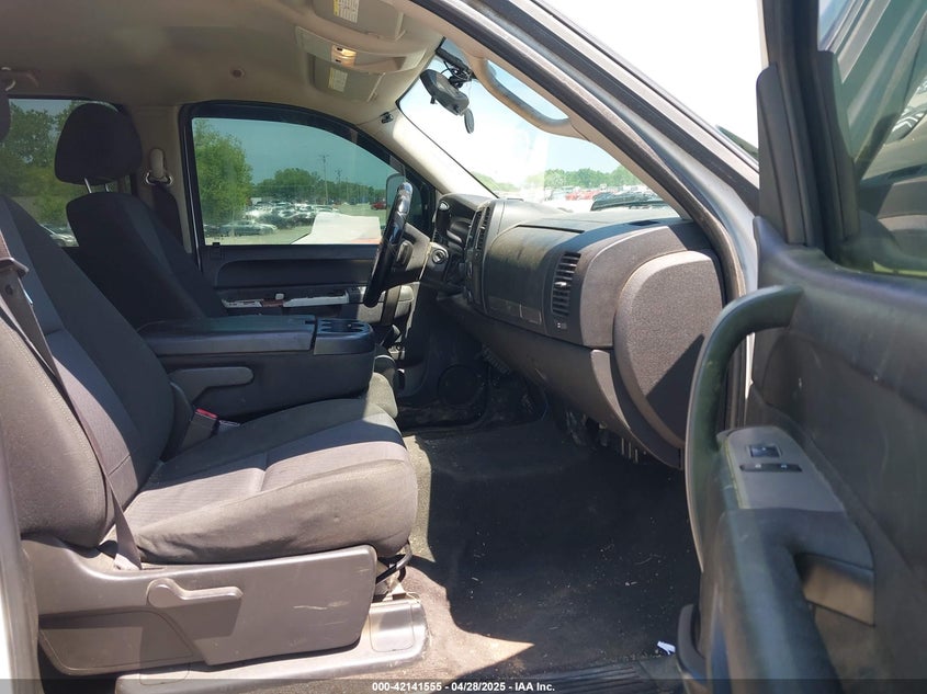 2011 CHEVROLET SILVERADO 2500HD VIN: 1GC1KXC81BF215833