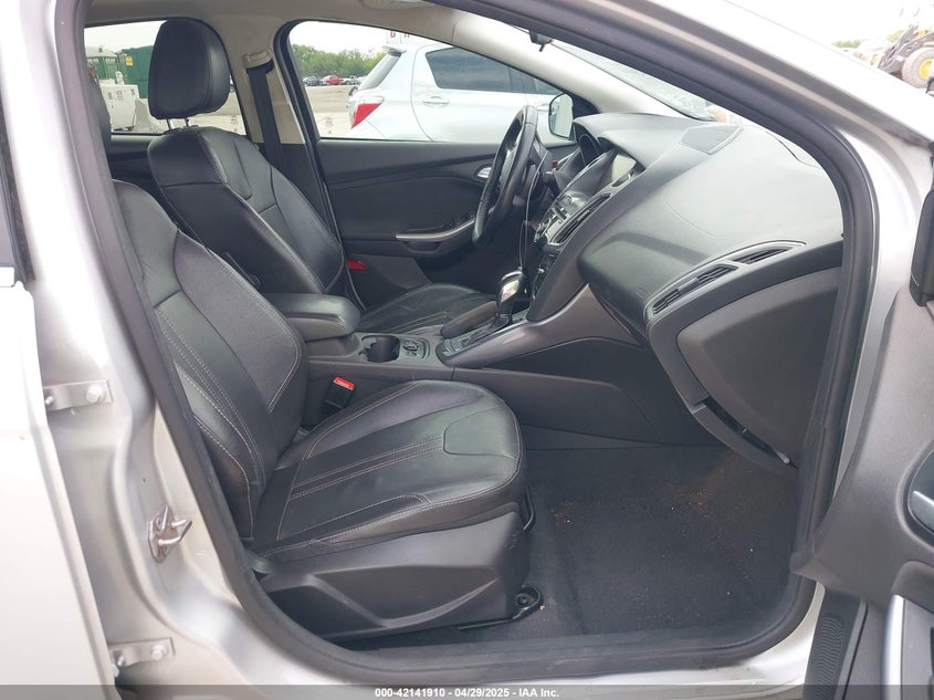 2014 FORD FOCUS VIN: 1FADP3J26EL342210