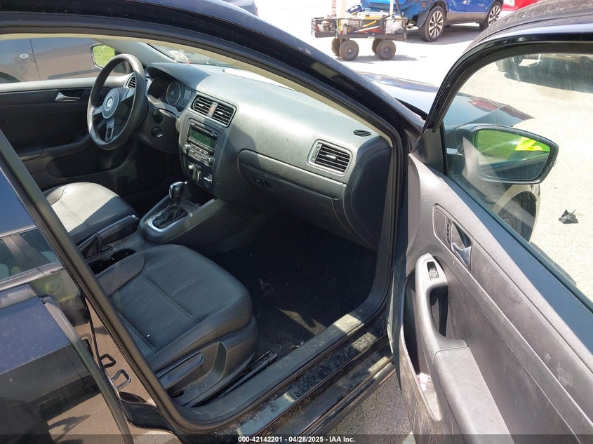 2012 VOLKSWAGEN JETTA VIN: 3VWDX7AJ4CM107290
