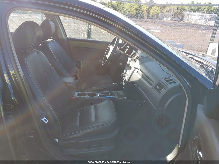 2011 FORD FUSION VIN: 3FAHP0JA2BR209979