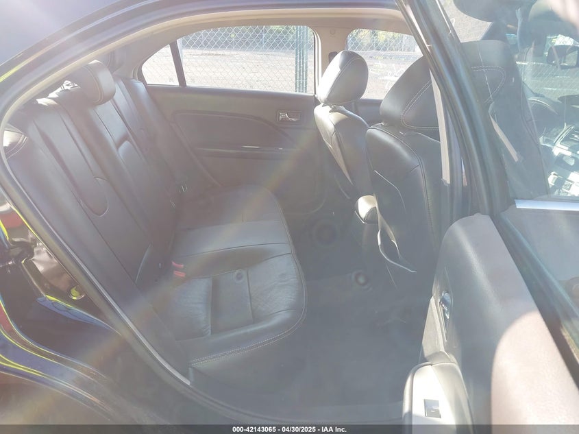 2011 FORD FUSION VIN: 3FAHP0JA2BR209979
