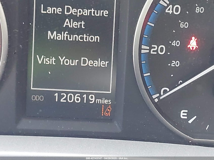 2018 TOYOTA RAV4 XLE - 2T3WFREV1JW416850