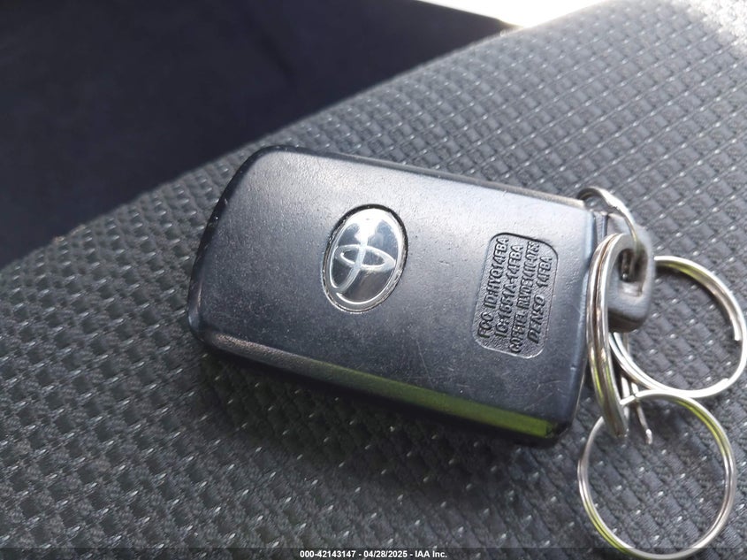 2018 TOYOTA RAV4 XLE - 2T3WFREV1JW416850