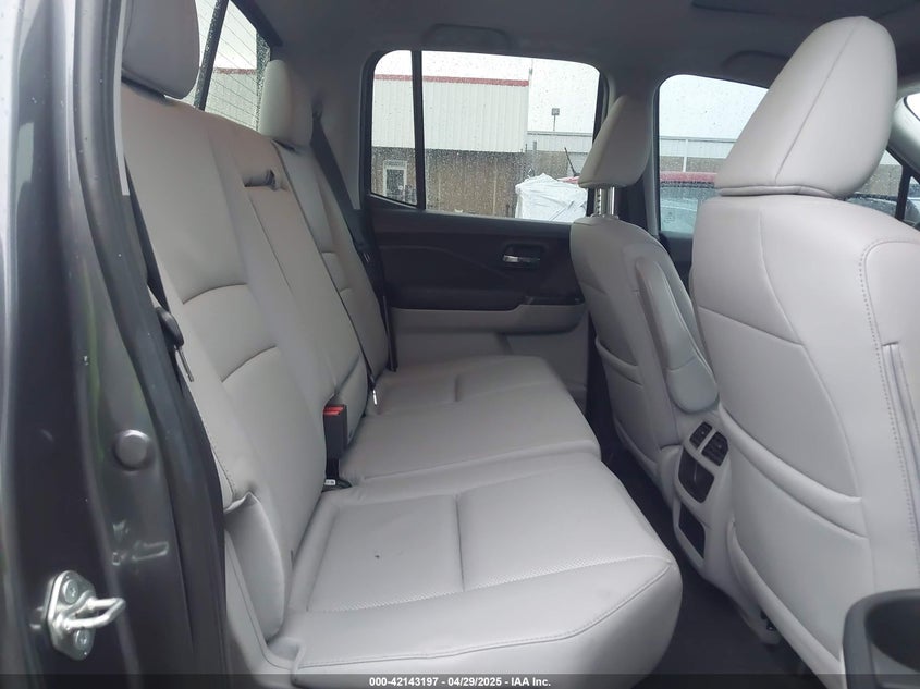 VIN 5FPYK3F74JB012181 2018 HONDA RIDGELINE RTL-E