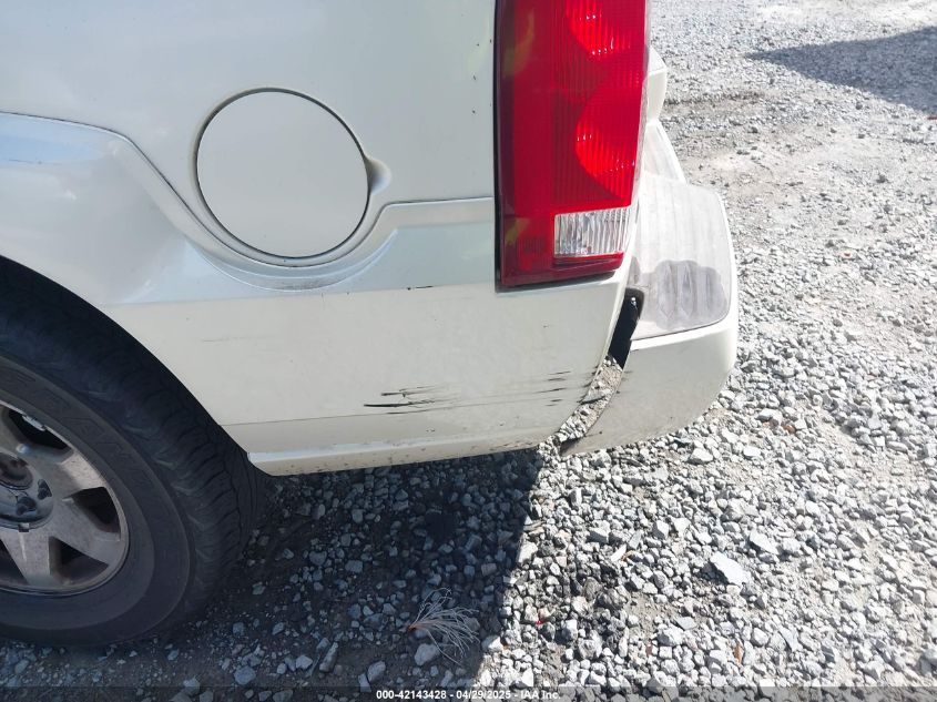 2004 Cadillac Escalade Standard VIN: 1GYEC63T34R290686 Lot: 42143428