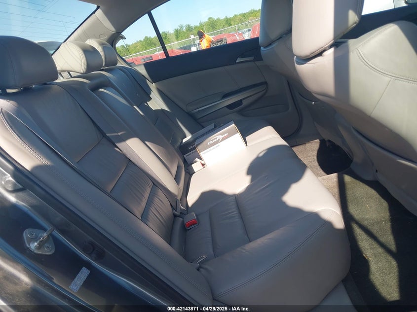 2009 HONDA ACCORD SDN VIN: 1HGCP26809A154167