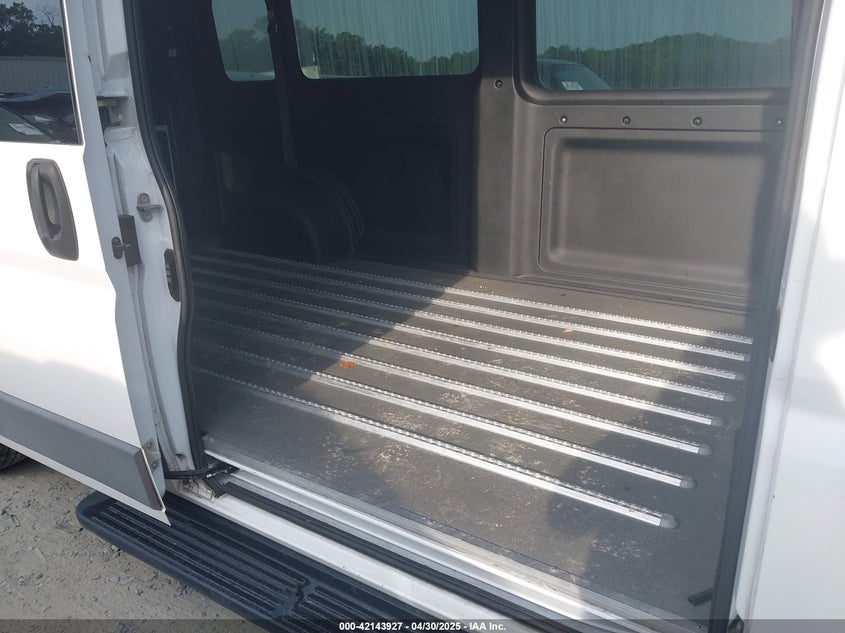 2017 Ram Promaster 2500 Window Van High Roof 159 Wb VIN: 3C6TRVPG7HE529801 Lot: 42143927