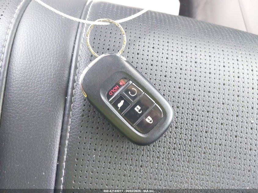 2023 HONDA PILOT VIN: 5FNYG1H82PB010622