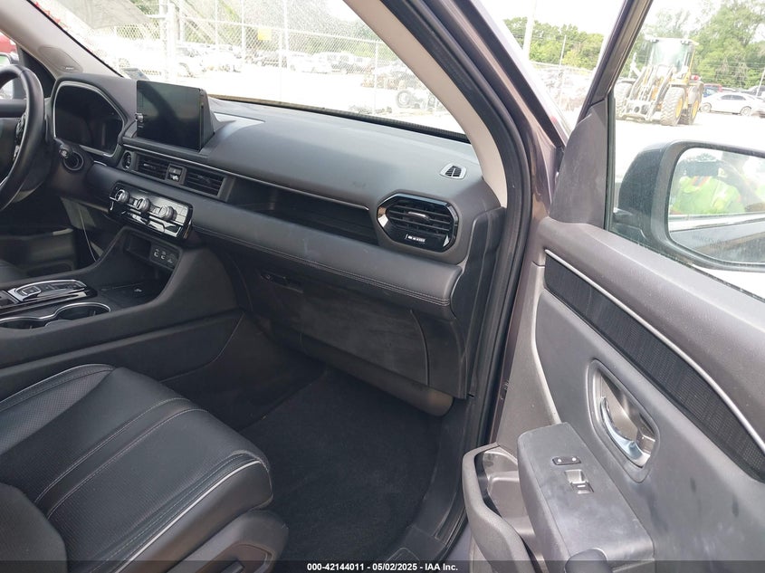 2023 HONDA PILOT VIN: 5FNYG1H82PB010622